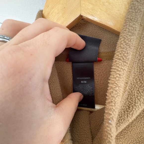 Men’s The North Face Light Brown Fleece Quarter Zip - Picture 3 of 5